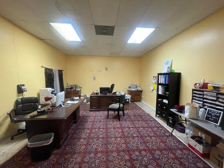 More Photos Of 1918 N 2nd St, Booneville Warehouse For Sale