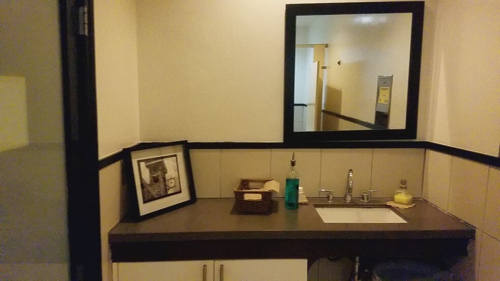 More Photos Of 24200-24228 Crenshaw Blvd, Torrance Restaurant For Lease