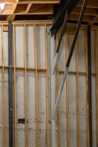 More Photos Of 433 NE 3rd St, Mcminnville Restaurant For Sale