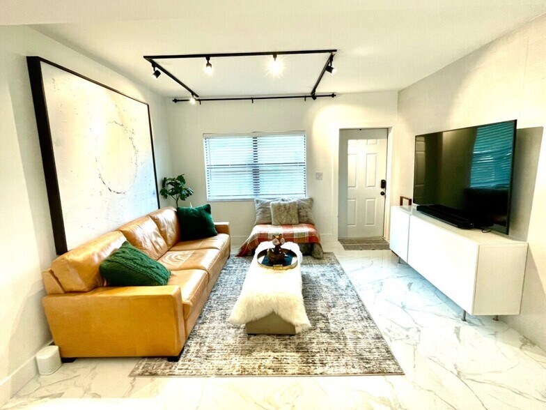 More Photos Of 1215 E Broward Blvd, Fort Lauderdale Apartments For Sale