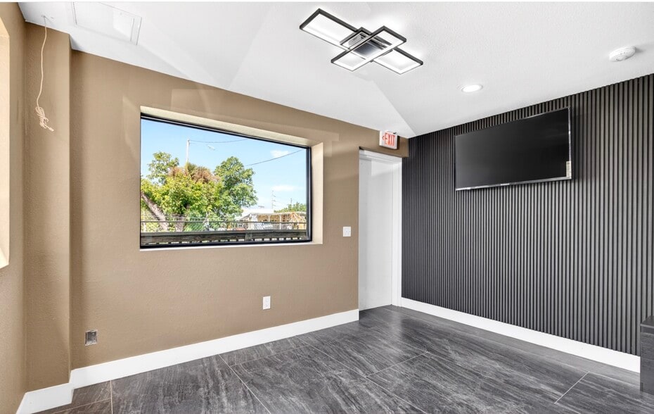 More Photos Of 236 Pondella Rd, North Fort Myers Auto Repair For Sale