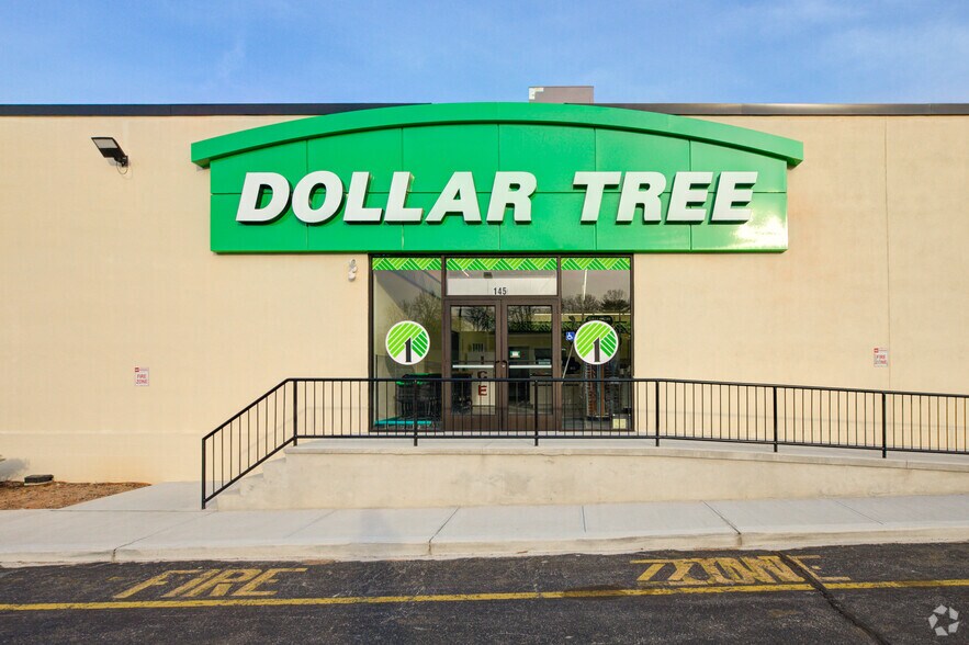 More Photos Of 145 E State Rt 4, Paramus Storefront For Lease