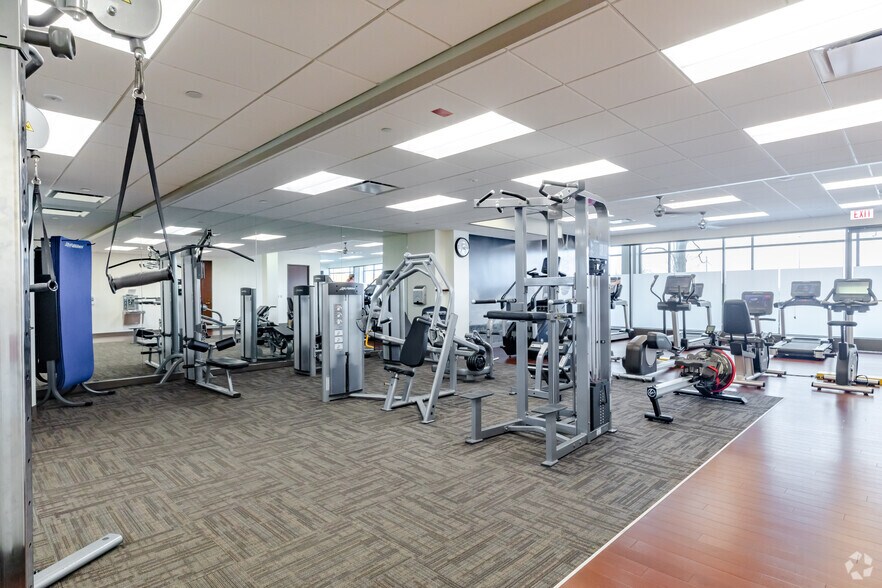 More Photos Of 1415 W 22nd St, Oak Brook Office For Lease