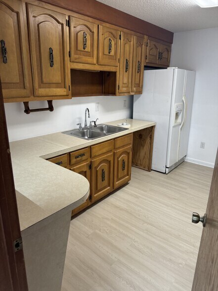 More Photos Of 232 Jersey Ave, Virginia Beach Light Distribution For Lease