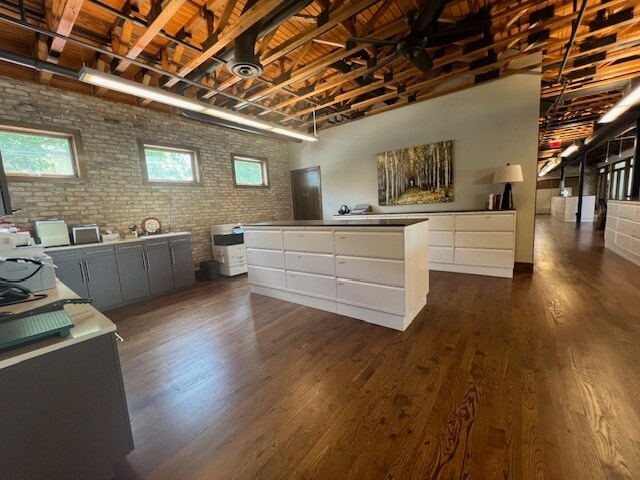 More Photos Of 220 N River St, East Dundee Freestanding For Sale