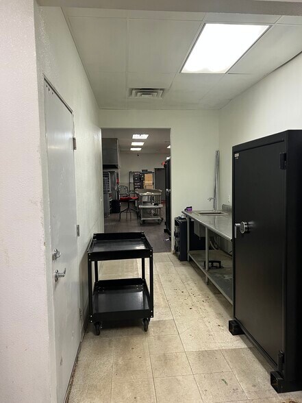 More Photos Of 106 W Oklahoma Ave, Guthrie Restaurant For Lease