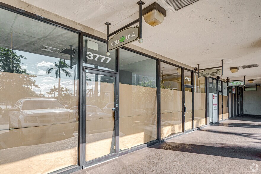 More Photos Of 3569-3885 NE 163rd St, North Miami Beach General Retail For Lease
