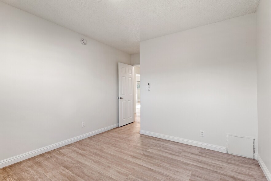 More Photos Of 4427 Camero Ave, Los Angeles Apartments For Sale