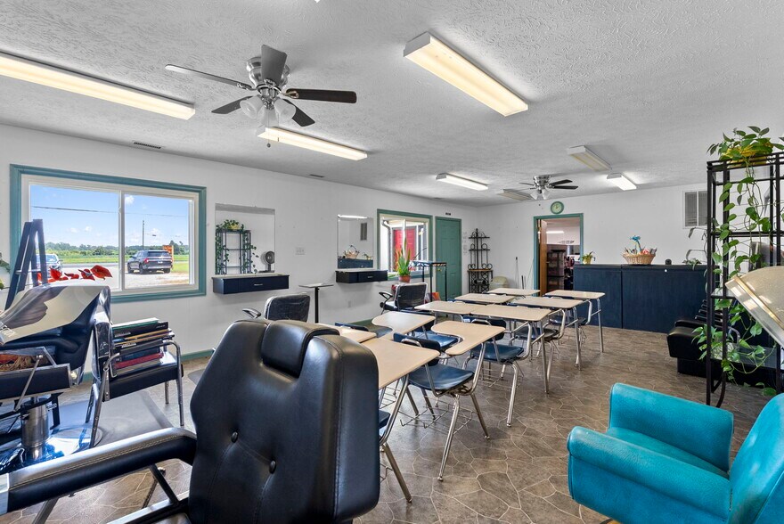 More Photos Of 7717 Richmond Tappahannock Hwy, Aylett Storefront Retail Office For Sale