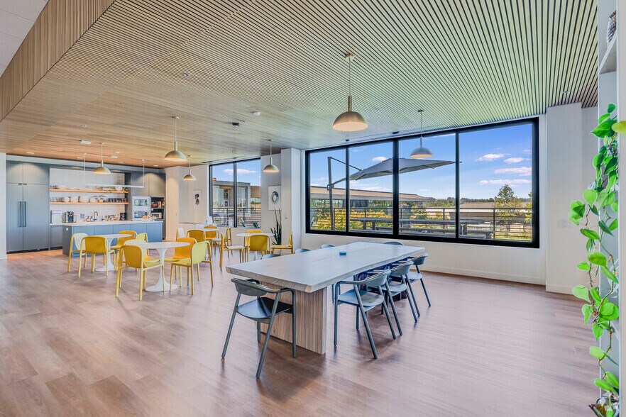 More Photos Of 1500 Valley House Dr, Rohnert Park Coworking Space