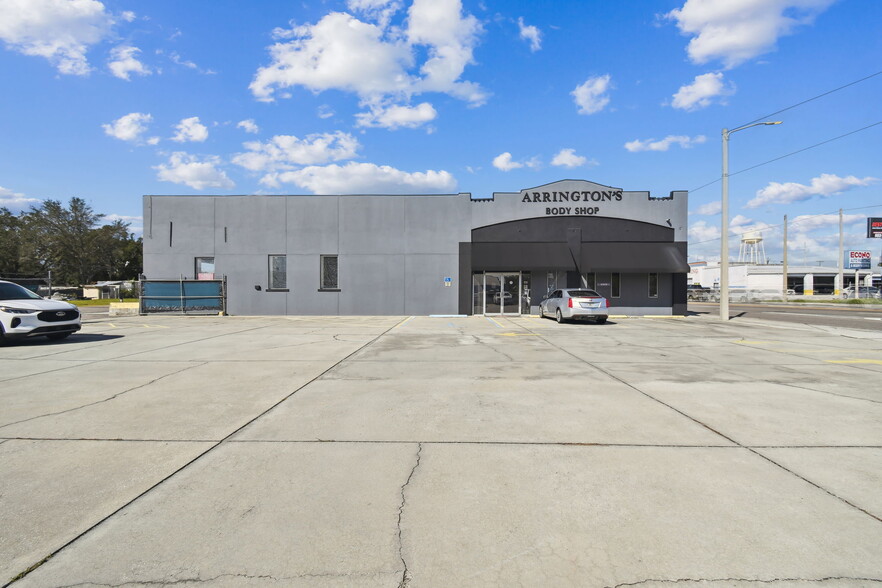 Primary Photo Of 301 6th St SW, Winter Haven Auto Repair For Sale