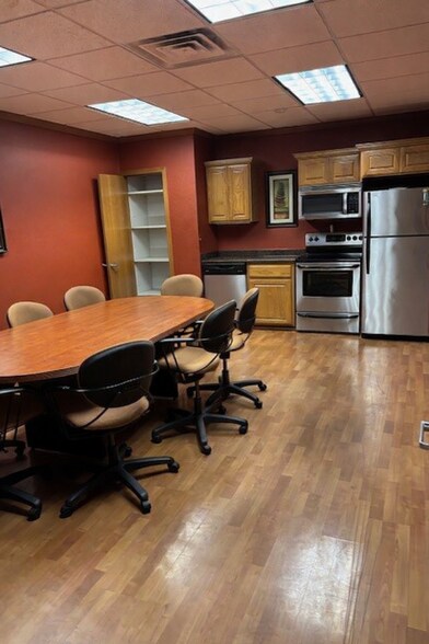 More Photos Of 733 Mike McCarthy Way, Green Bay Light Manufacturing For Sale