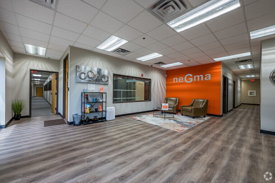 More Photos Of 4215 N Beltwood Pky, Dallas Industrial For Lease