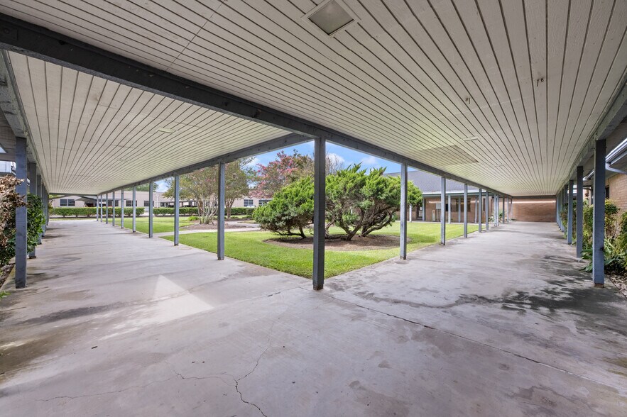 More Photos Of 13414 Medical Complex Dr, Tomball Medical For Sale