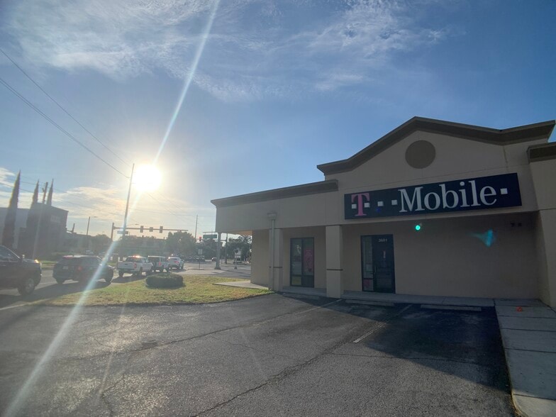 More Photos Of 3601-3609 Henderson Blvd, Tampa Storefront For Lease
