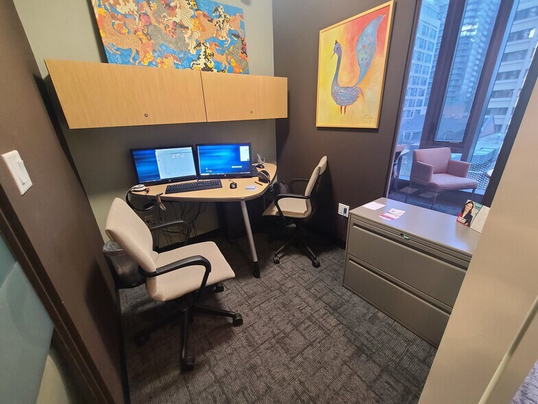 More Photos Of 15 Wellesley St W, Toronto Apartments For Sale