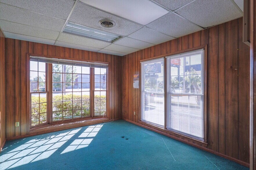 More Photos Of 3103 Mercury Drive Dr, Columbus Office For Sale