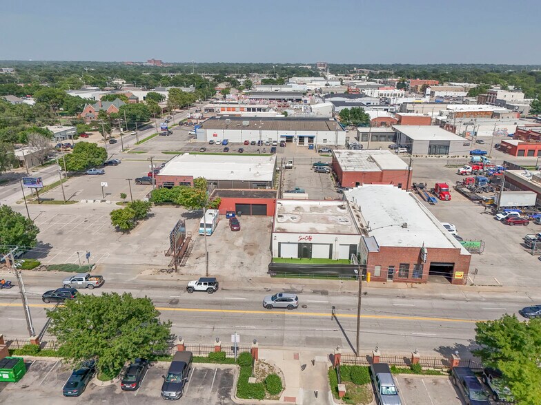 More Photos Of 130 N Washington Ave, Wichita General Retail For Sale