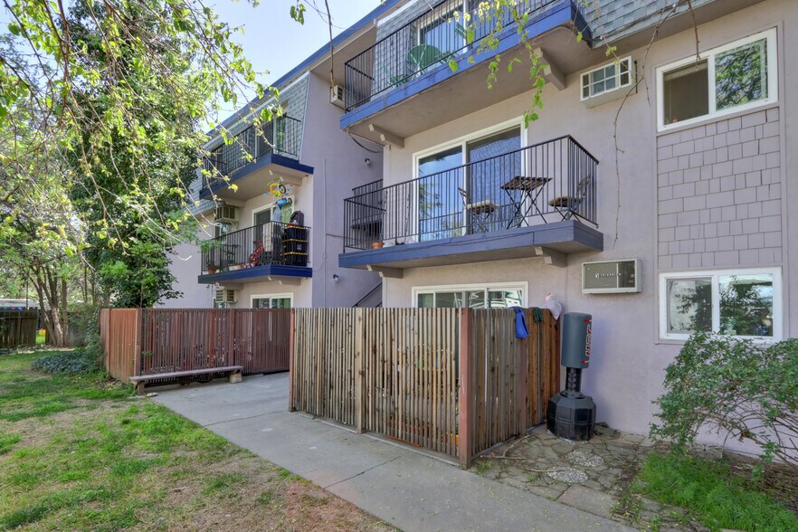 More Photos Of 230 J St, Davis Apartments For Sale