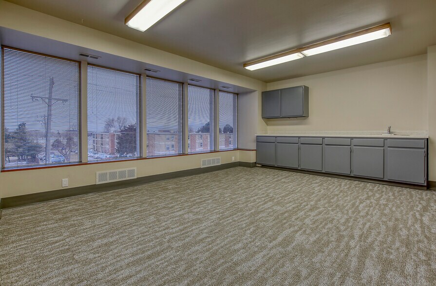 More Photos Of 2720 E Yampa St, Colorado Springs Office Residential For Lease