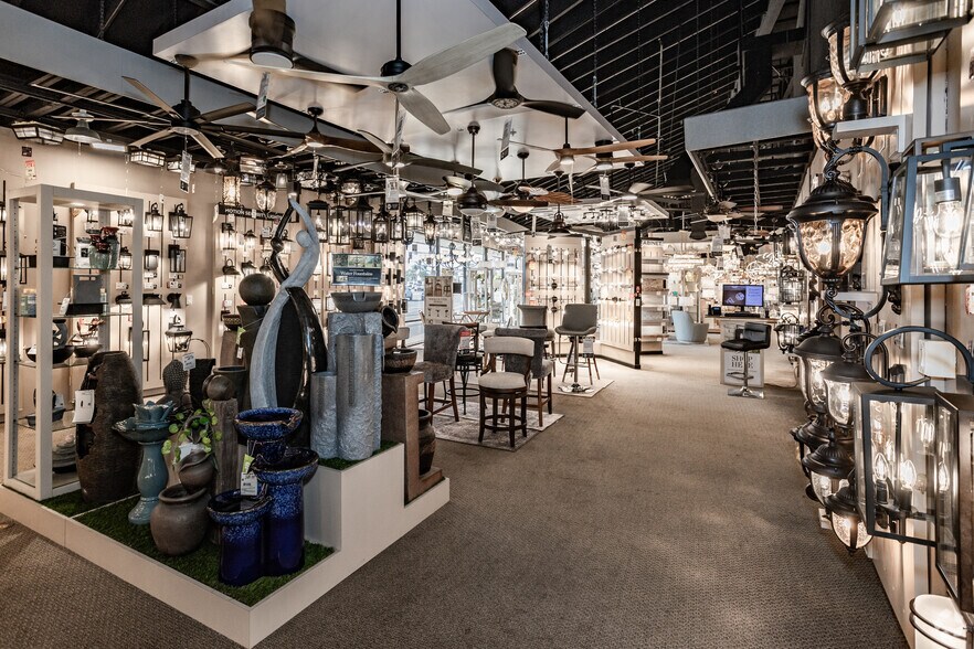 More Photos Of 18989 Hawthorne Blvd Beach, Redondo Beach Freestanding For Lease