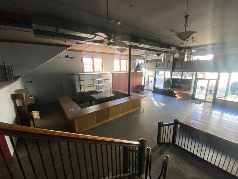 More Photos Of 220 S Campbell Ave, Springfield Storefront Retail Office For Sale