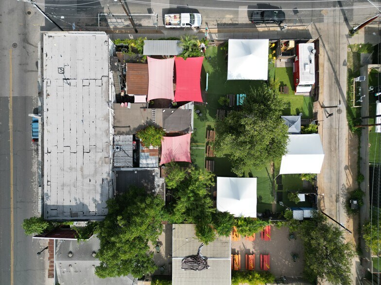More Photos Of 1500 E 6th St, Austin Storefront Retail Residential For Sale