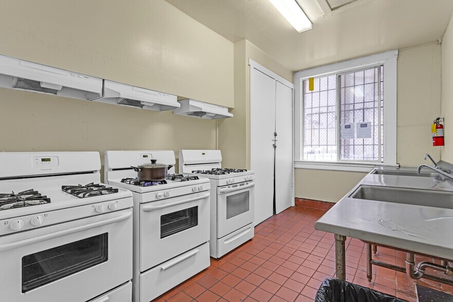 More Photos Of 1315 S Flower St, Los Angeles Multifamily For Sale
