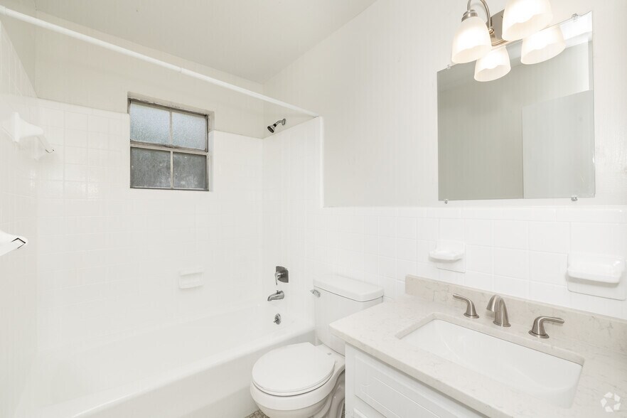 More Photos Of 8640 Jernigan Rd, Pensacola Apartments For Sale