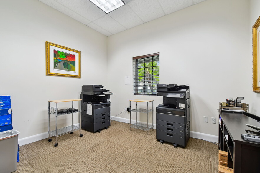 More Photos Of 8258 118th Ave N, Largo Medical For Sale