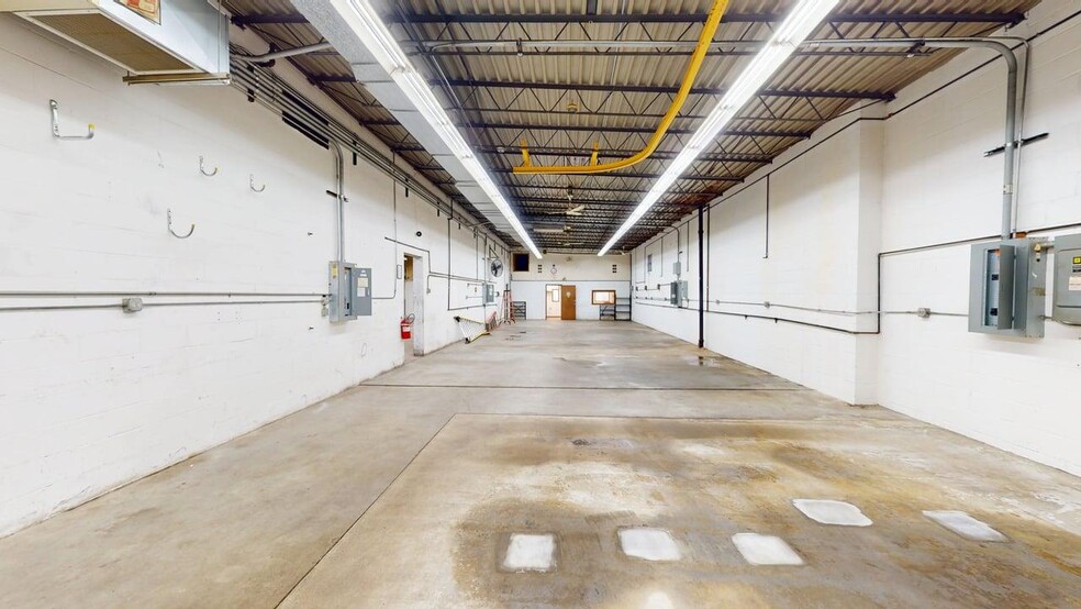 More Photos Of 2950-2958 Leavitt st, Chicago Warehouse For Sale
