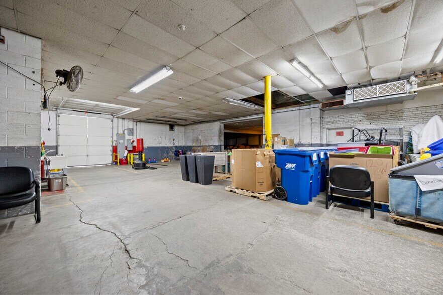 More Photos Of 419 W Market St, Sandusky Light Distribution For Sale