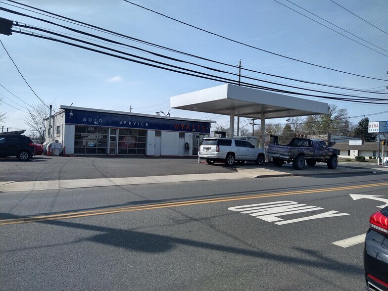 More Photos Of 405 E Clements Bridge Rd, Runnemede Service Station For Lease