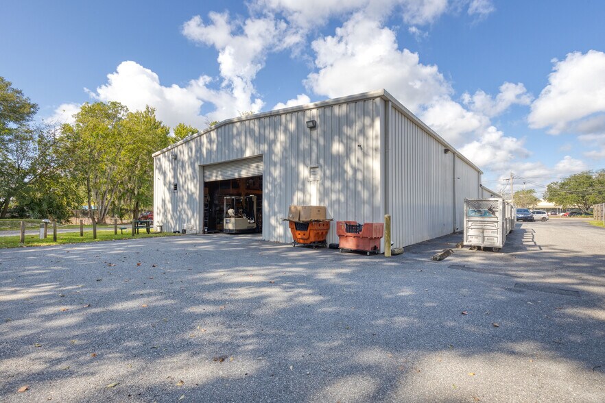 More Photos Of 5521 Blanding Blvd, Jacksonville Warehouse For Sale