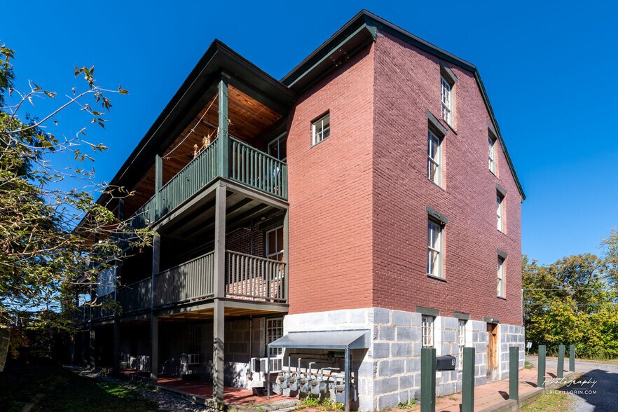 More Photos Of 495 Colchester Ave, Burlington General Retail For Sale