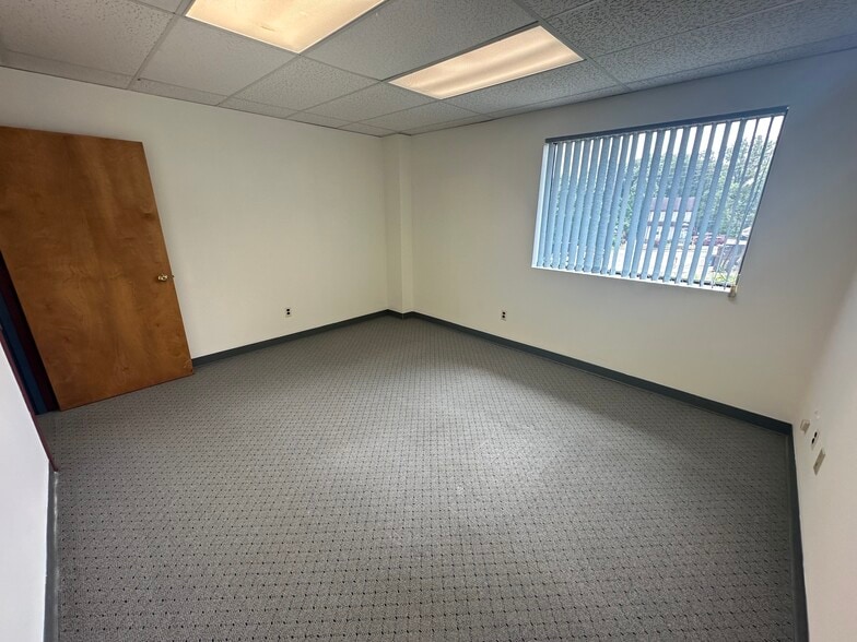 More Photos Of 886 Belmont Ave, North Haledon Storefront Retail Office For Lease