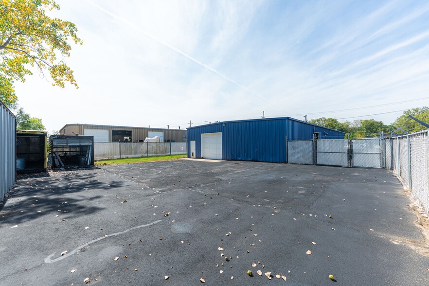 More Photos Of 560 S River St, Batavia Warehouse For Sale