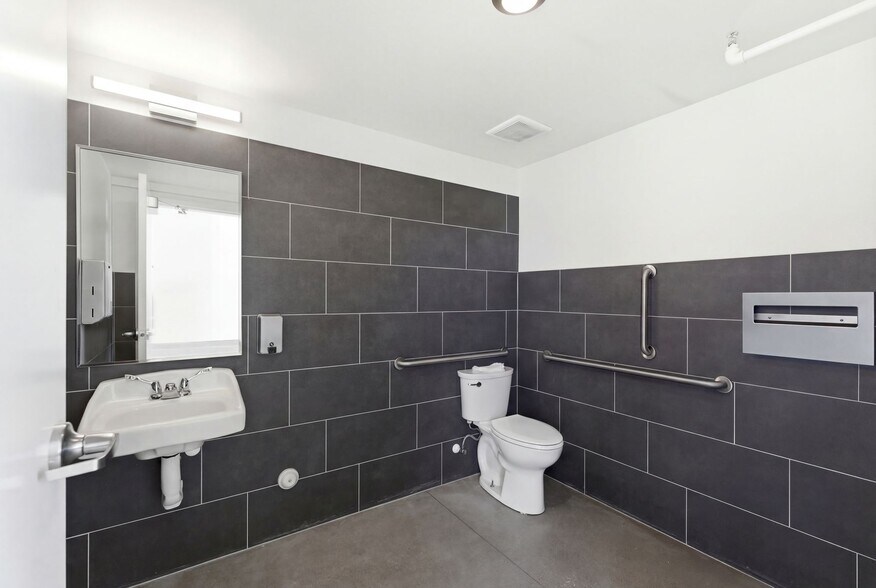 More Photos Of Phase One Unit #6, 1922 US-40 Hwy, Heber City Light Distribution For Sale