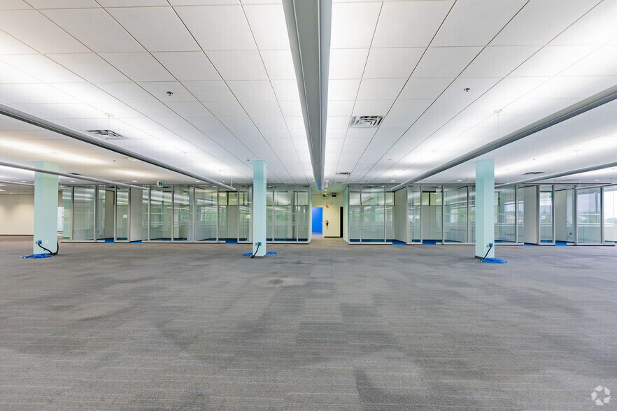 More Photos Of 3450 Harvester Rd, Burlington Light Manufacturing For Lease