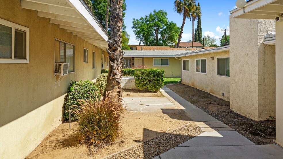 More Photos Of 4545-4581 Main St, Riverside Apartments For Sale