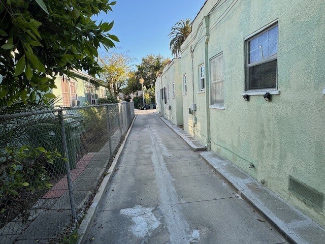 More Photos Of 2221-2229 Addison Way, Los Angeles Apartments For Sale