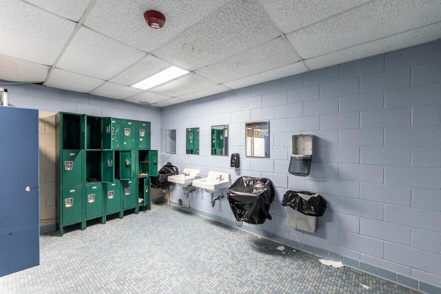 More Photos Of 2270 Shurling Dr, Macon-Bibb Religious Facility For Sale