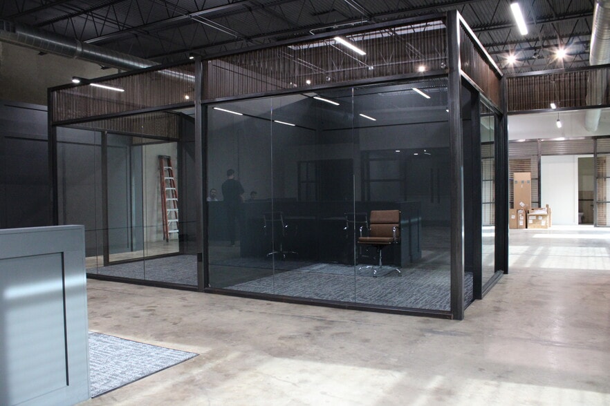 More Photos Of 702 W Commerce St, Dallas Loft Creative Space For Sale