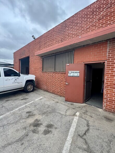 More Photos Of 7341 Atoll Ave, North Hollywood Warehouse For Lease