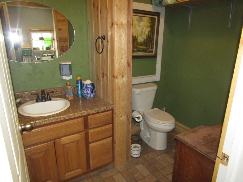 More Photos Of 505 Grand Ave, Del Norte Industrial For Sale