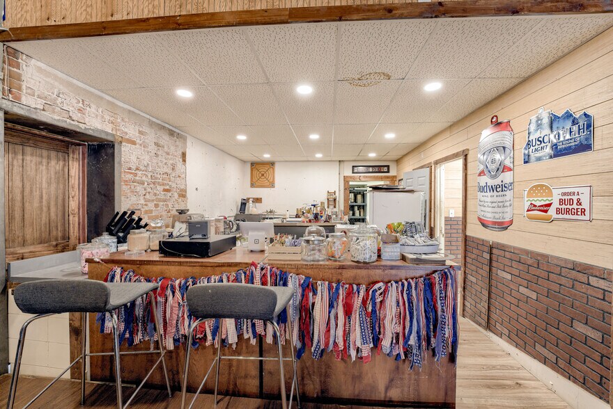 More Photos Of 644 Main St, North Bend Restaurant For Sale