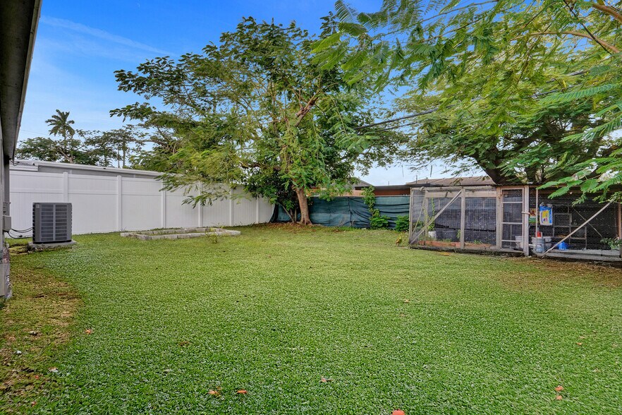 More Photos Of 51 E Commercial Blvd, Fort Lauderdale Medical For Sale