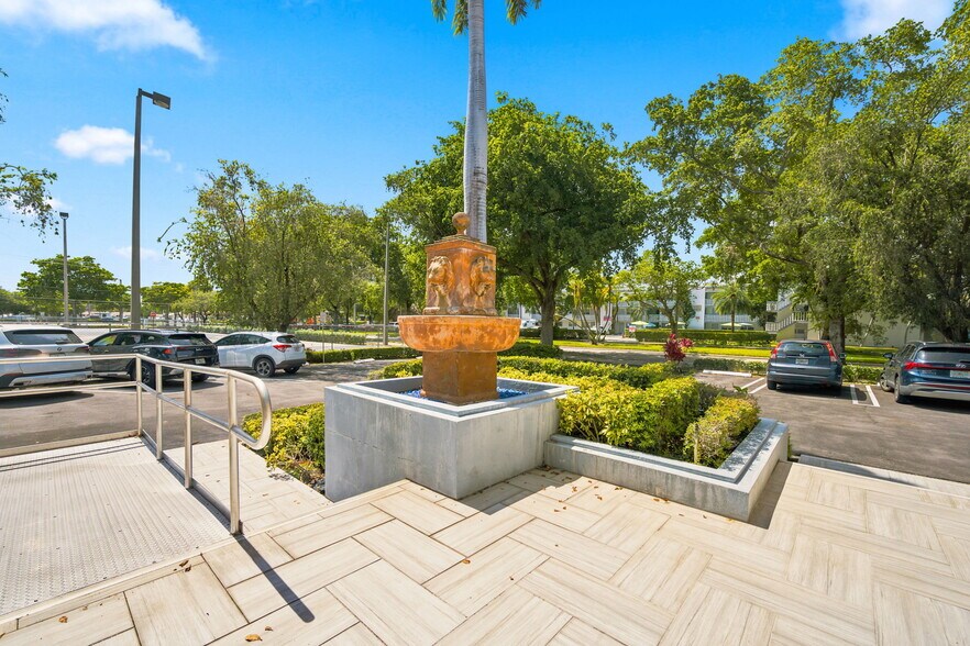 More Photos Of Sans Souci Blvd, Miami Office For Sale