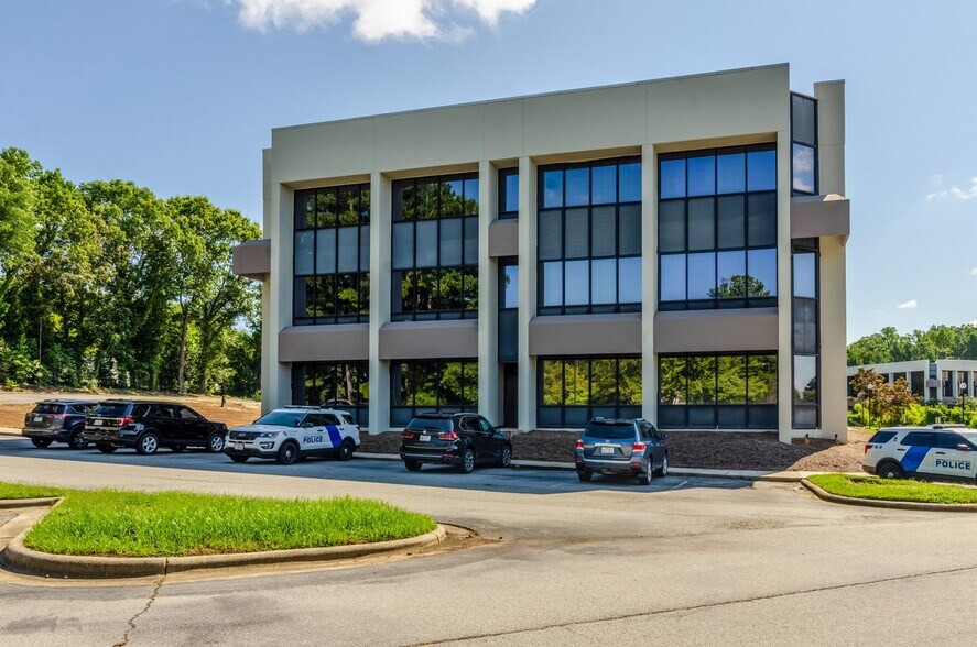 More Photos Of 1 Centerview Dr, Greensboro Unknown For Lease
