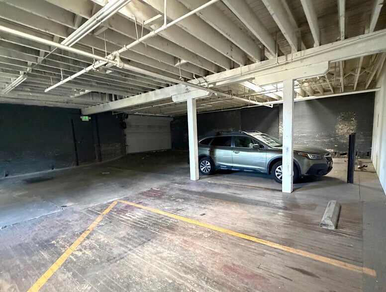 More Photos Of 119 W 36th Pl, Los Angeles Flex For Lease
